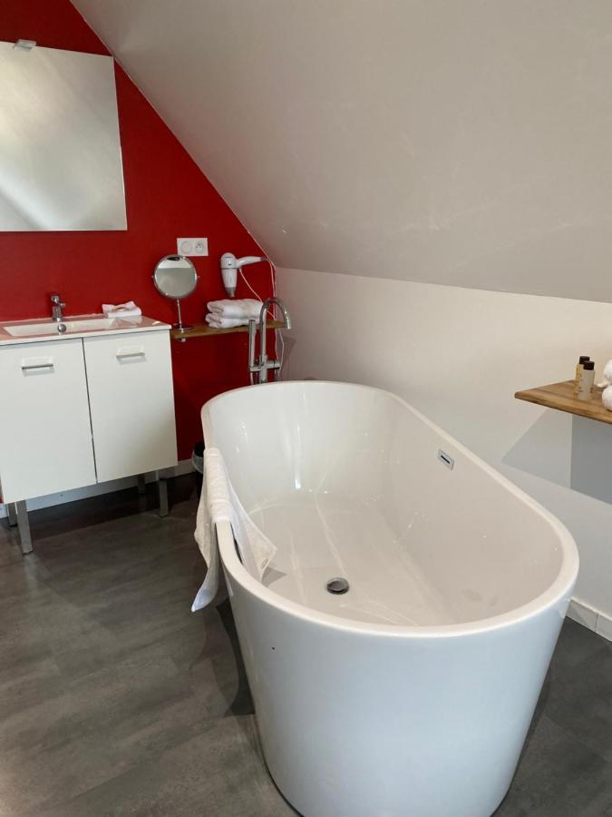 Bed and Breakfast Aux Charmes Isques Exterior foto