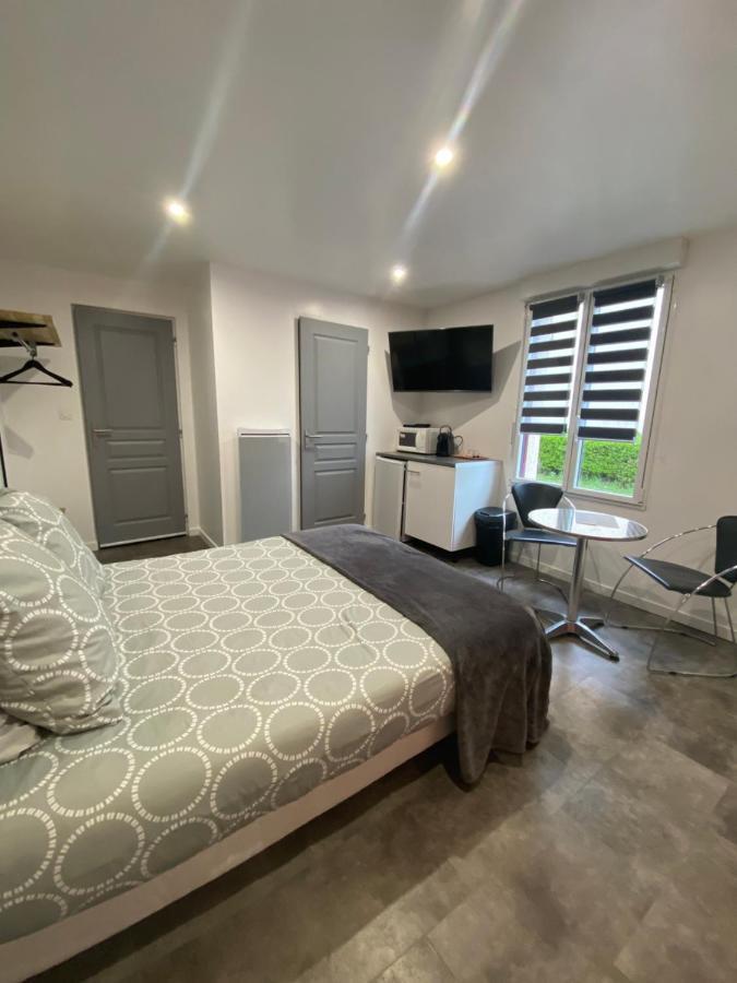 Bed and Breakfast Aux Charmes Isques Exterior foto