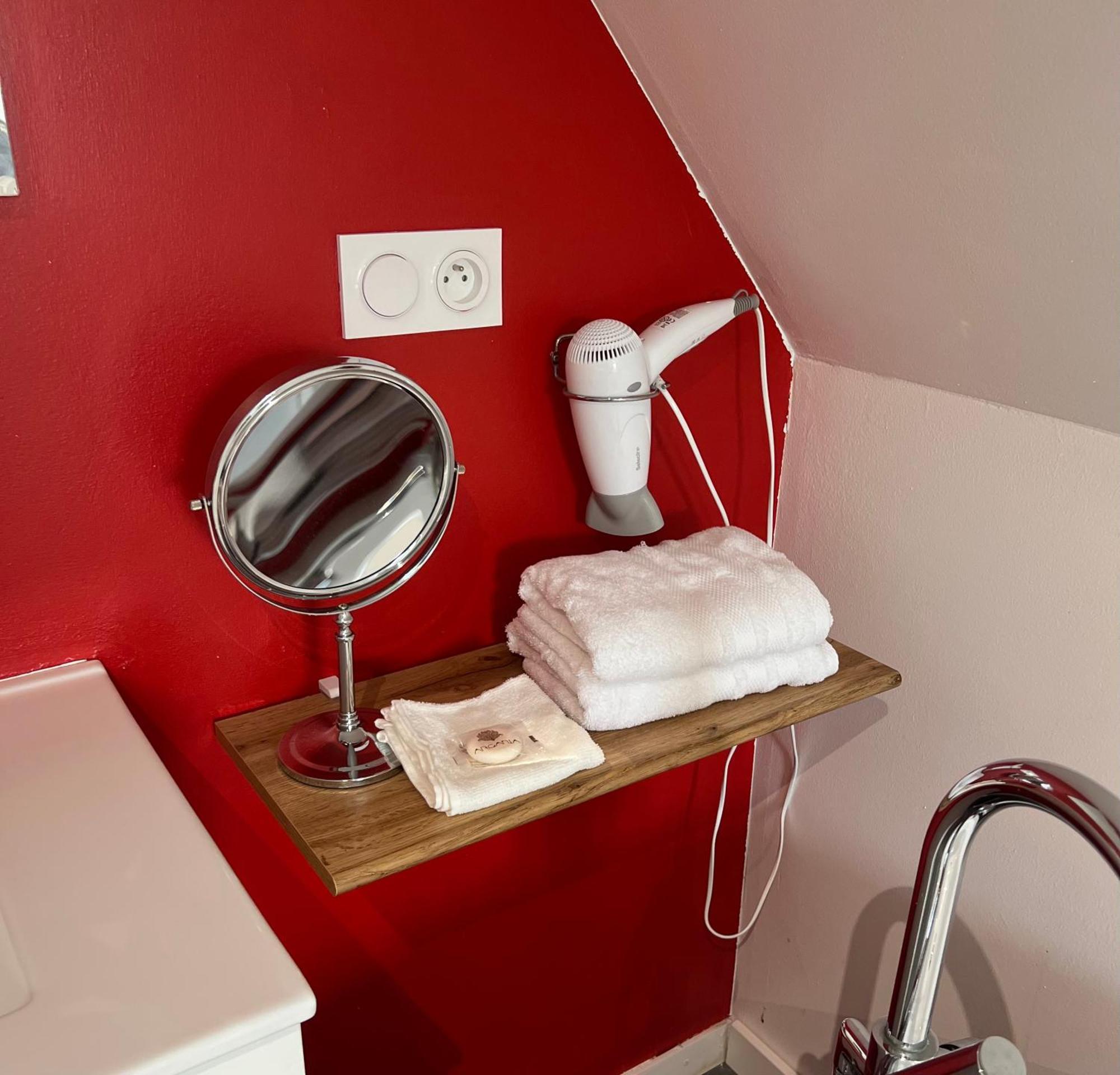 Bed and Breakfast Aux Charmes Isques Exterior foto